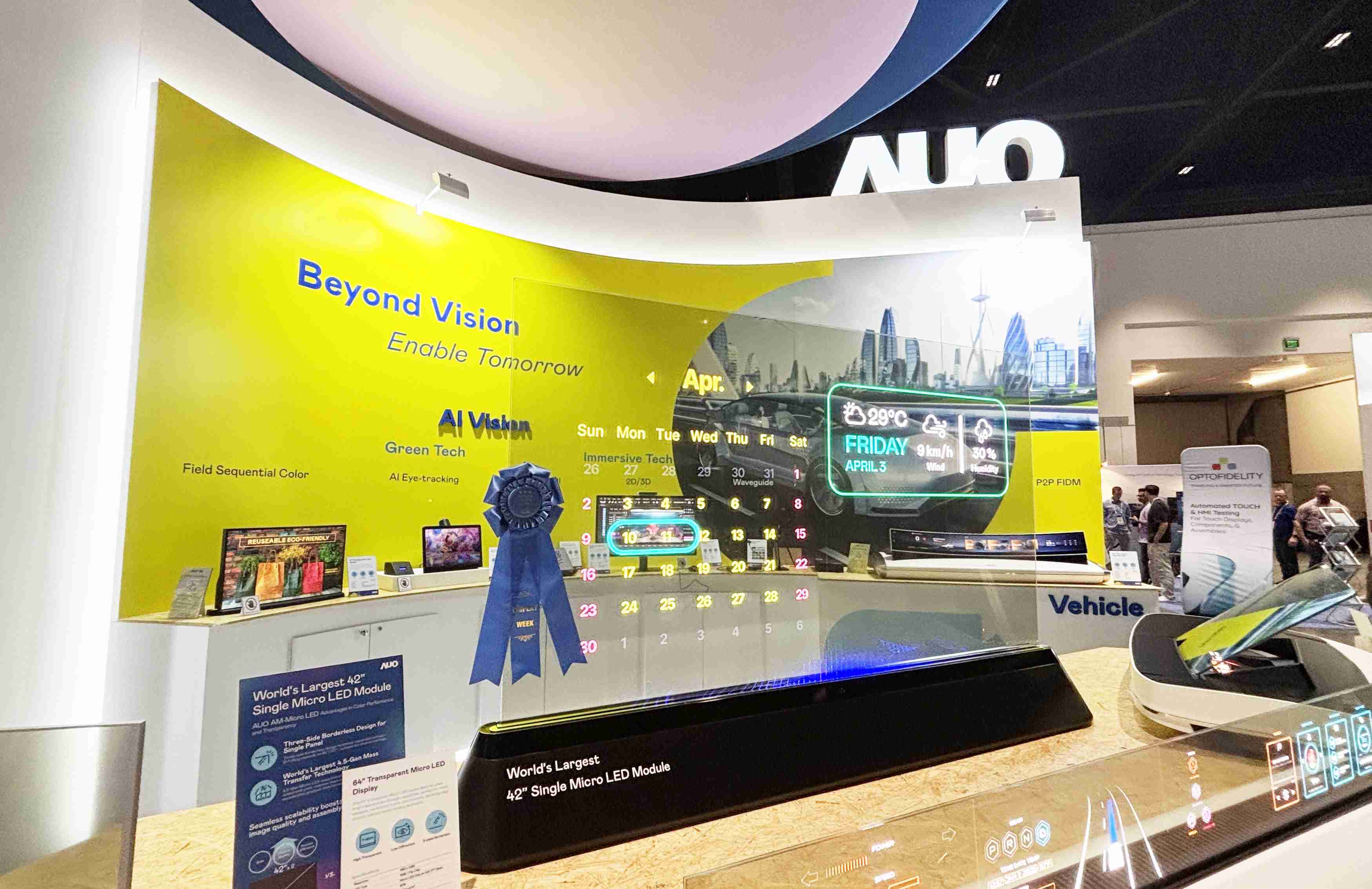 z6mg·人生就是博64吋透明Micro LED显示器获〝最佳Micro LED技术应用奖〞，，，，其绝妙的透明穿透特性，，，同时具备1,000 nits的高亮度表现，，，并透过精细的无缝拼接延伸，，，可依需求灵活应用于多元场域，，，，展现出Micro LED显示技术划时空的无限潜力